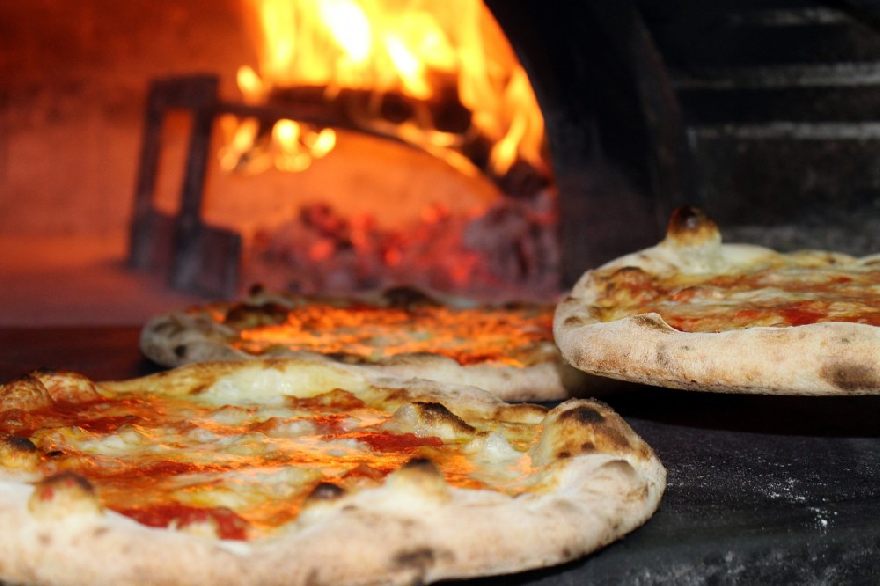 Leckere original italienische Pizza, super zum genißen in Berlin Mitte. Leckeres Essen wie Nudeln, Pasta und gute Pizza.